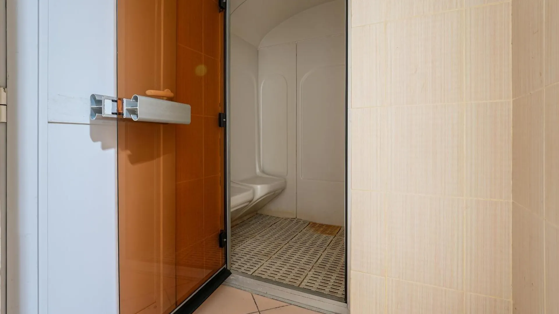 Stunning 1Br With Golf View In Sports City Dubai