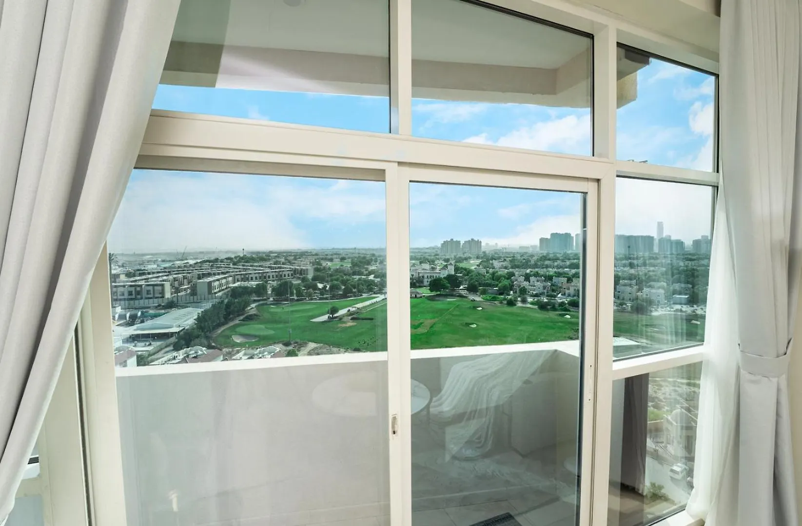 Apartment Stunning 1Br With Golf View In Sports City Dubai