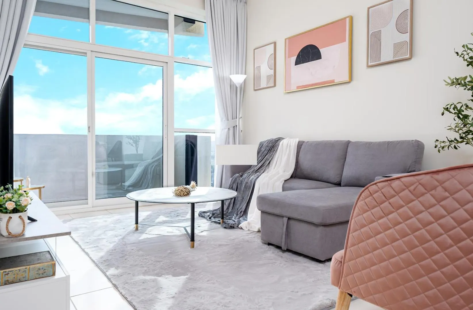 Stunning 1Br With Golf View In Sports City Dubai 0*,